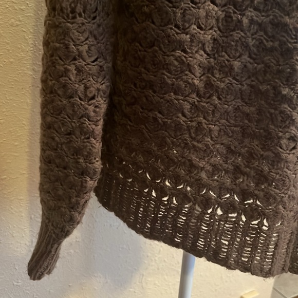 Free People Chunky Knit Crochet Brown Owersized Sweater medium size - Picture 5 of 7